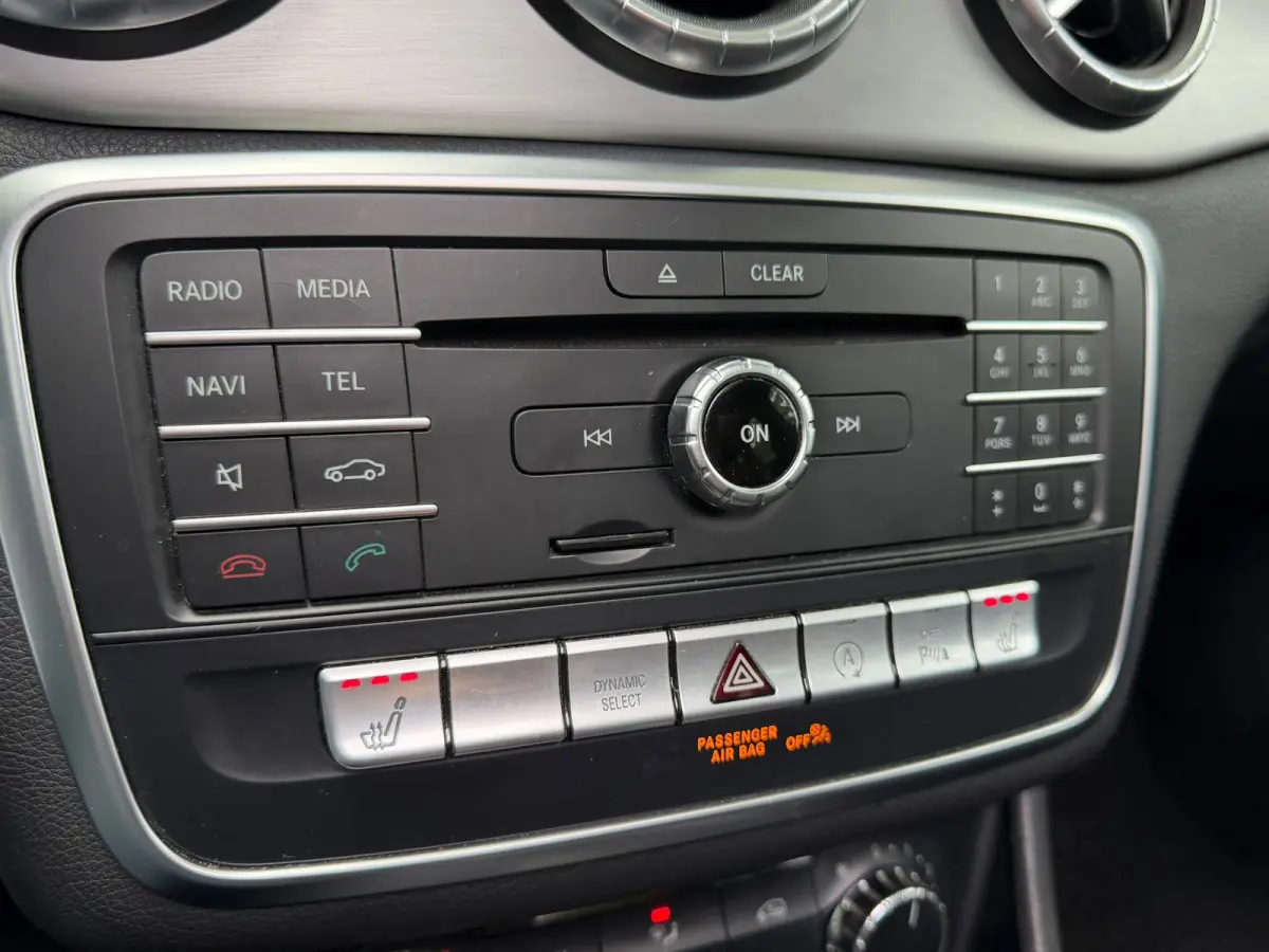 180 AMG Night Edition Plus | Panoramadak + Navi Nu € 10.975,-!!!