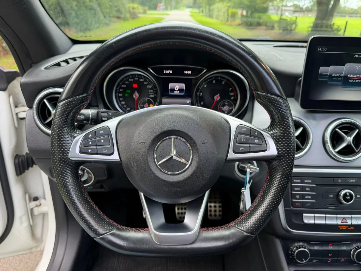 180 AMG Night Edition Plus | Panoramadak + Navi Nu € 10.975,-!!!