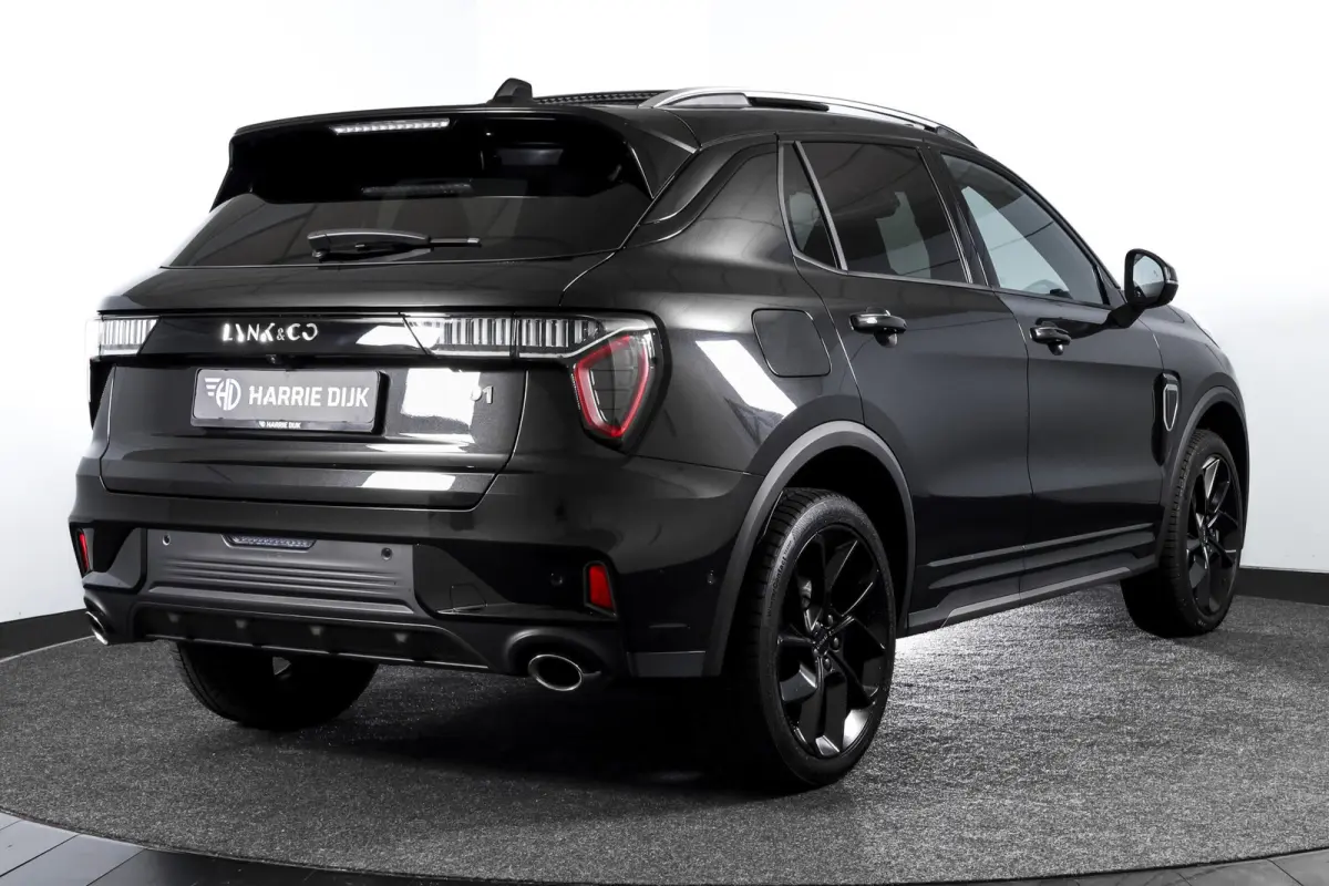 1.5 PHEV 261PK MY23 | Blackpakket | Donkere hemel | 360 Camera | 7.4 kWh Boordlader | S/K-panodak | Adapt. Cruise | Memory | Elek. klep | LM 20" | 1904