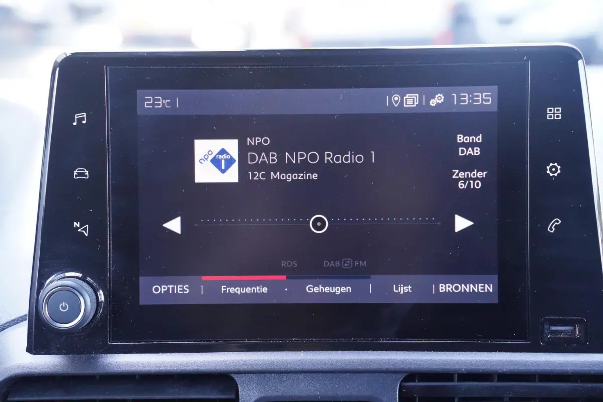 1.5 BlueHDi 102 pk L1 Navi, Camera, Airco Apple Carplay, Cruise Control, NAP, PDC achter, 2-Zits
