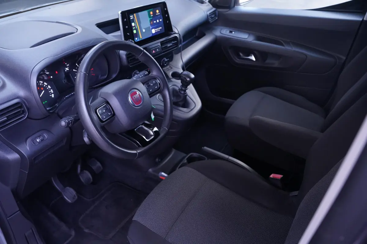 1.5 BlueHDi 102 pk L1 Navi, Camera, Airco Apple Carplay, Cruise Control, NAP, PDC achter, 2-Zits