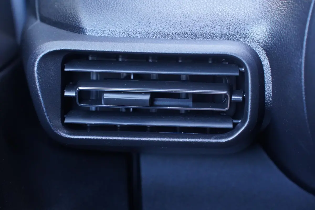 1.5 BlueHDi 102 pk L1 Navi, Camera, Airco Apple Carplay, Cruise Control, NAP, PDC achter, 2-Zits