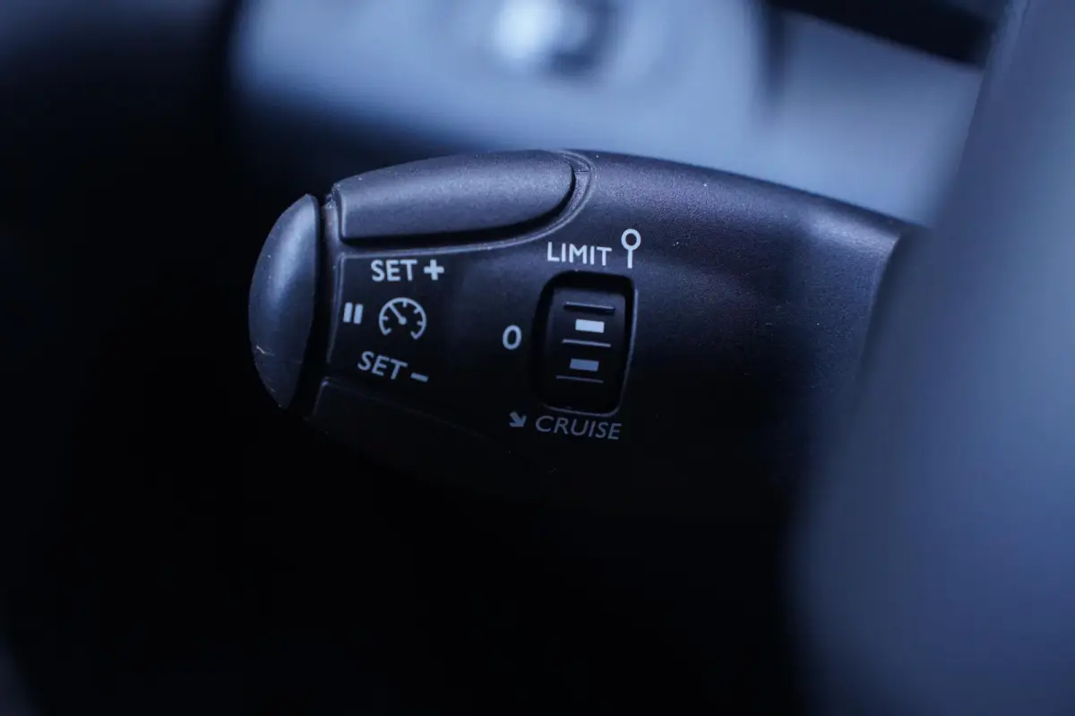 1.5 BlueHDi 102 pk L1 Navi, Camera, Airco Apple Carplay, Cruise Control, NAP, PDC achter, 2-Zits