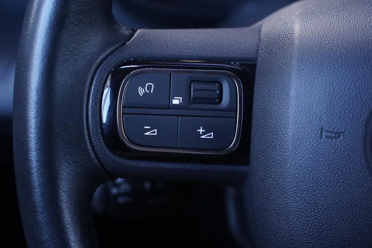 1.5 BlueHDi 102 pk L1 Navi, Camera, Airco Apple Carplay, Cruise Control, NAP, PDC achter, 2-Zits