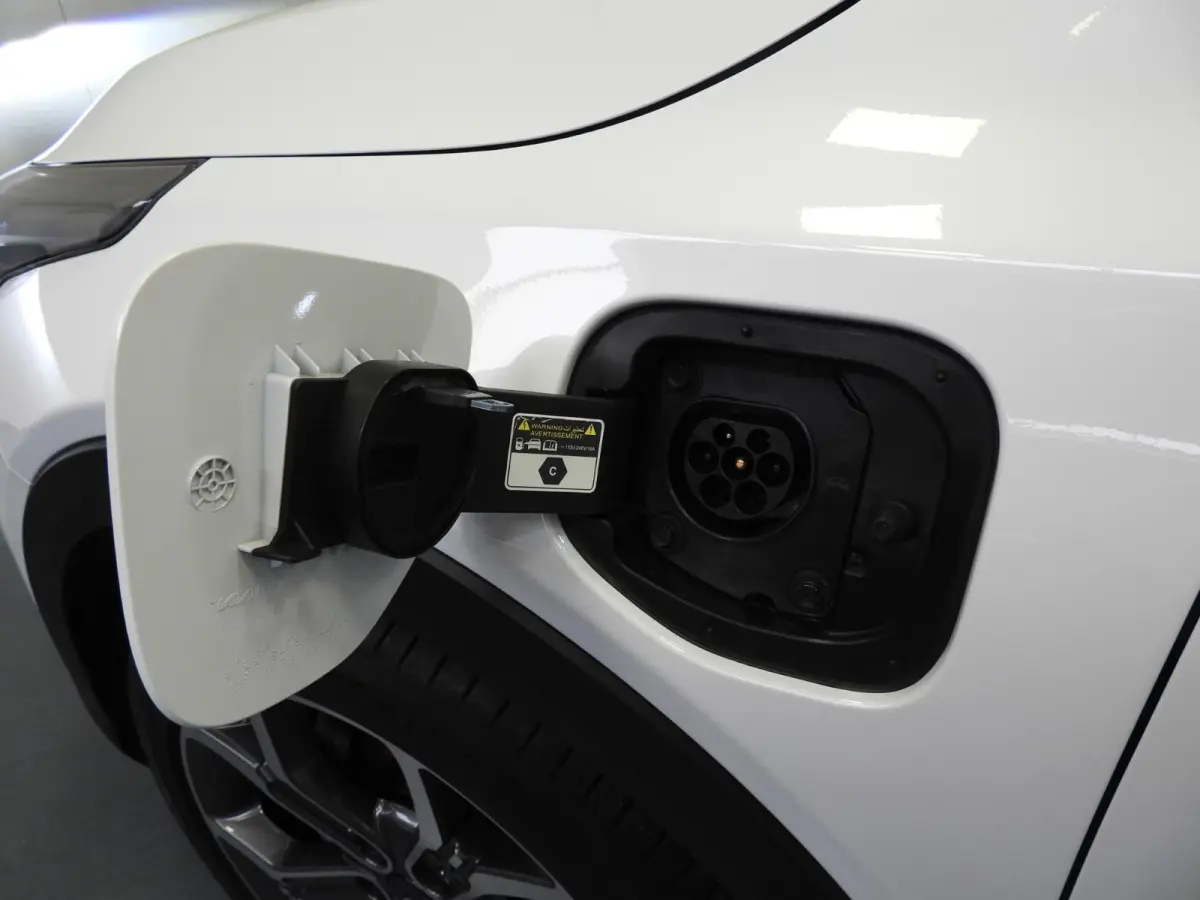 1.6 GDi PHEV Plug-In DynamicLine NAVI/CAMERA/LED/18"LMV!