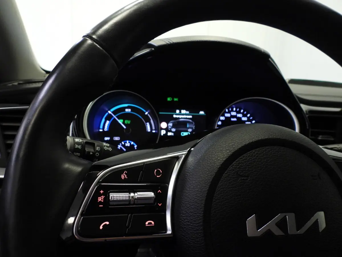 1.6 GDi PHEV Plug-In DynamicLine NAVI/CAMERA/LED/18"LMV!