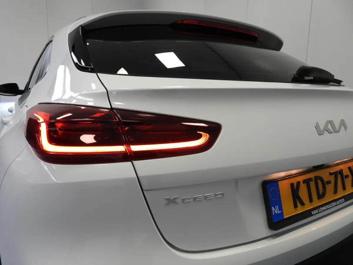 1.6 GDi PHEV Plug-In DynamicLine NAVI/CAMERA/LED/18"LMV!