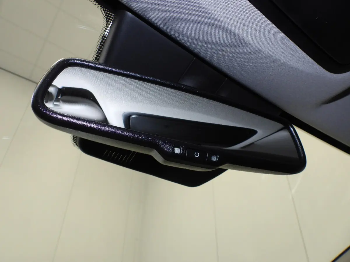 1.6 GDi PHEV Plug-In DynamicLine NAVI/CAMERA/LED/18"LMV!