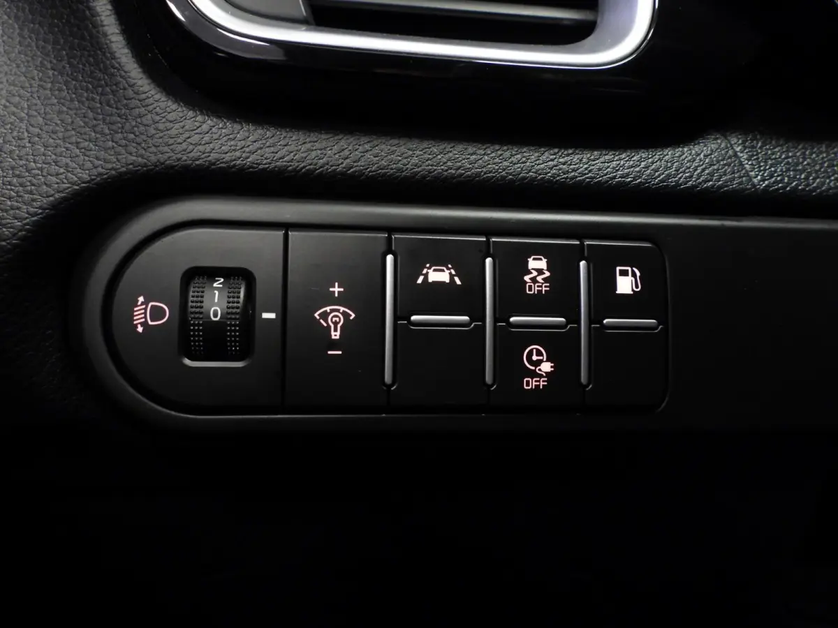 1.6 GDi PHEV Plug-In DynamicLine NAVI/CAMERA/LED/18"LMV!