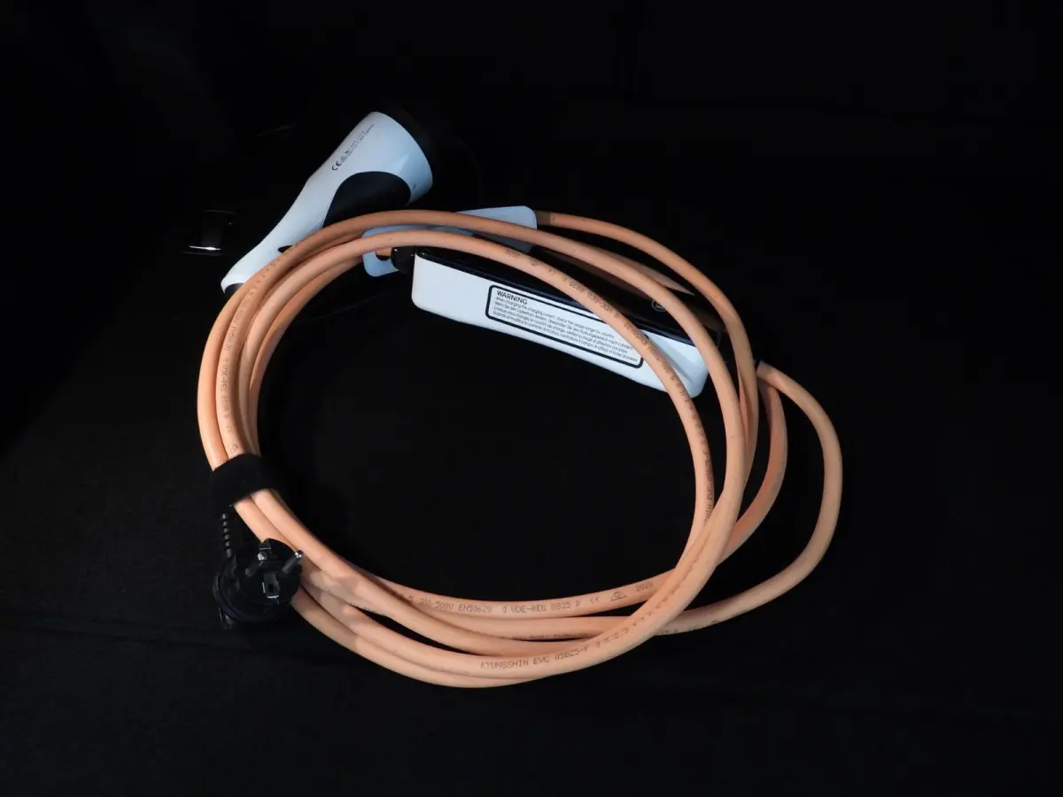 1.6 GDi PHEV Plug-In DynamicLine NAVI/CAMERA/LED/18"LMV!
