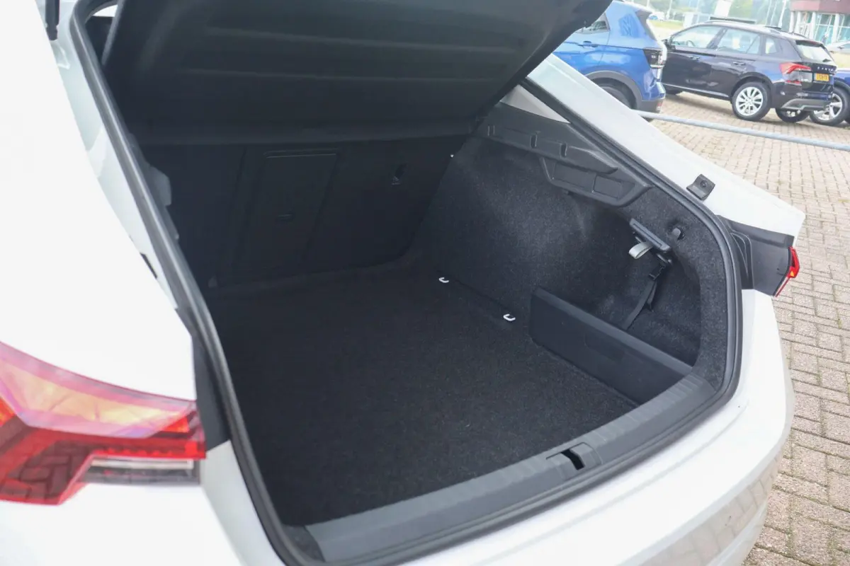 1.0 TSI 110pk Ambition | PDC | Navigatie | Carplay | Cruise Control