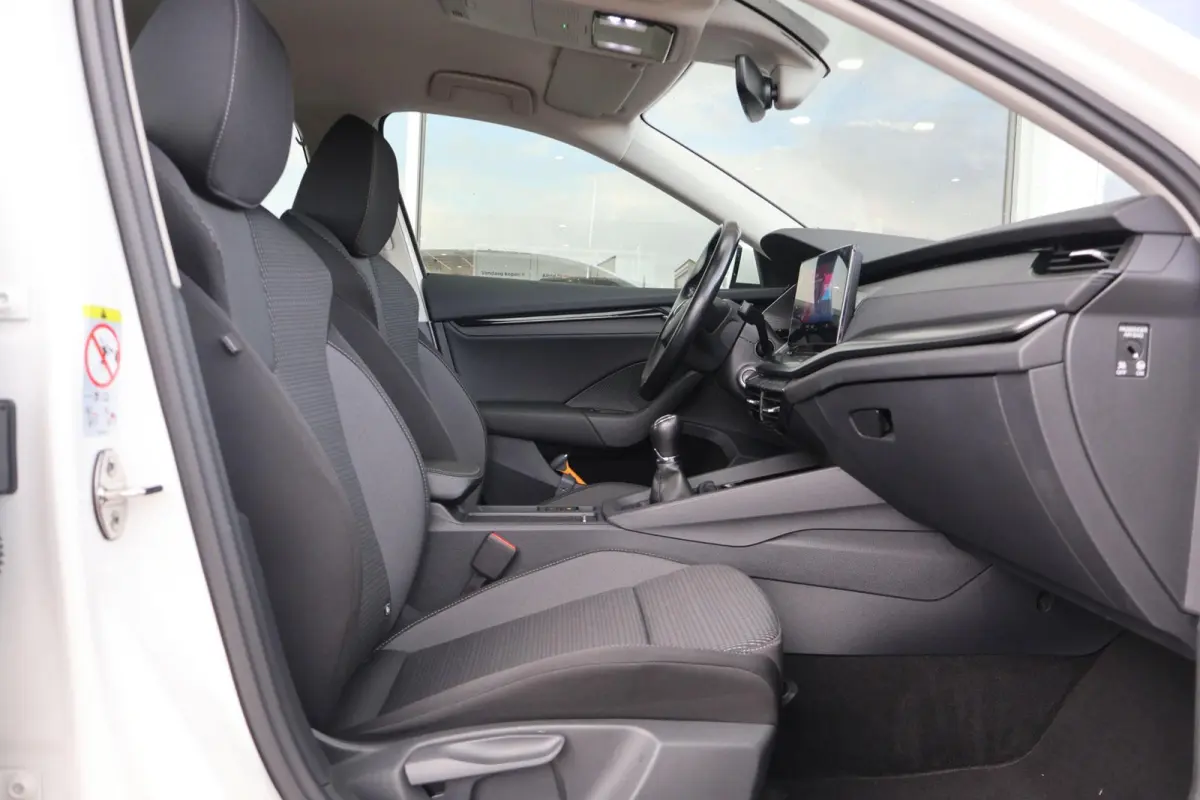1.0 TSI 110pk Ambition | PDC | Navigatie | Carplay | Cruise Control