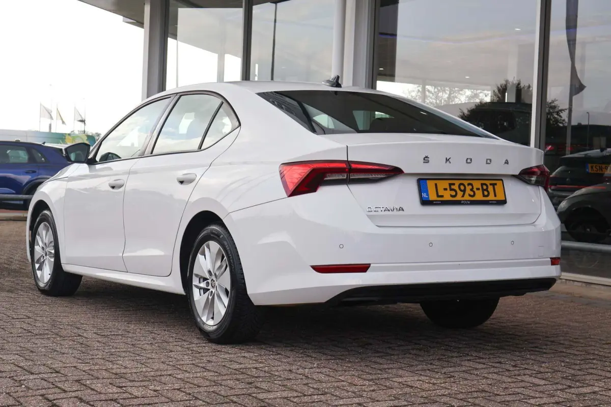 1.0 TSI 110pk Ambition | PDC | Navigatie | Carplay | Cruise Control