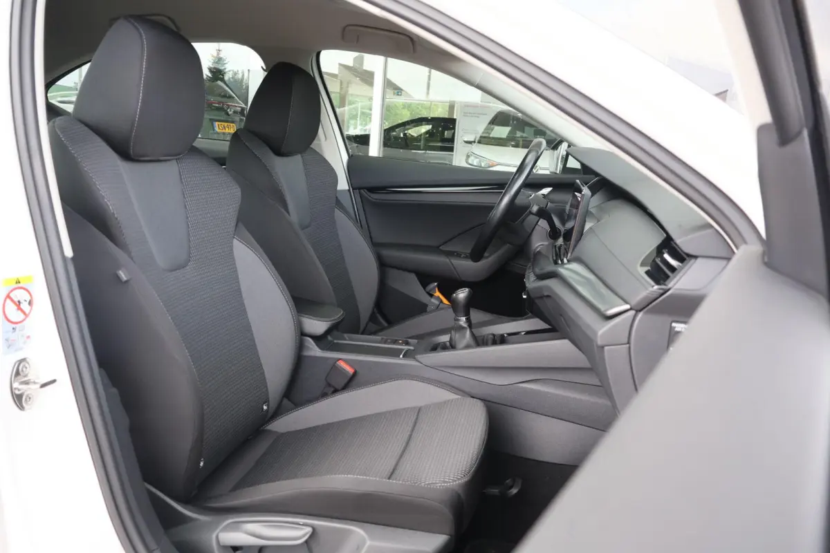 1.0 TSI 110pk Ambition | PDC | Navigatie | Carplay | Cruise Control