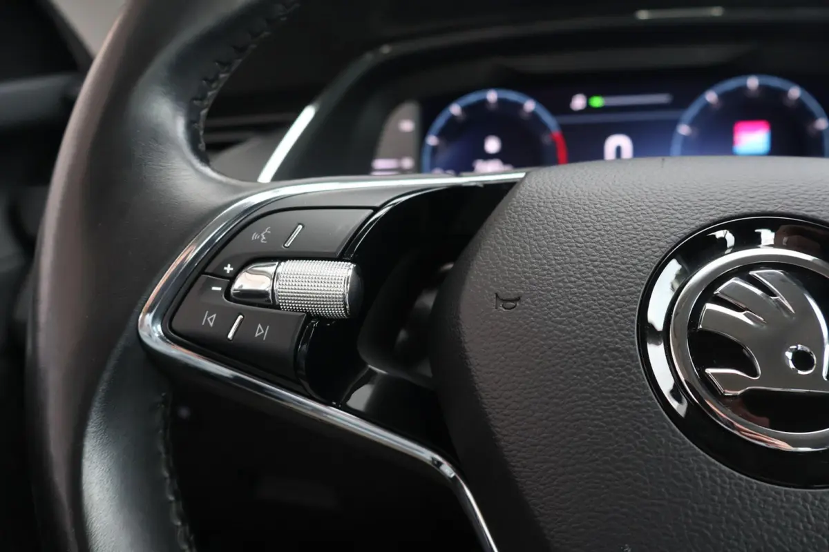 1.0 TSI 110pk Ambition | PDC | Navigatie | Carplay | Cruise Control