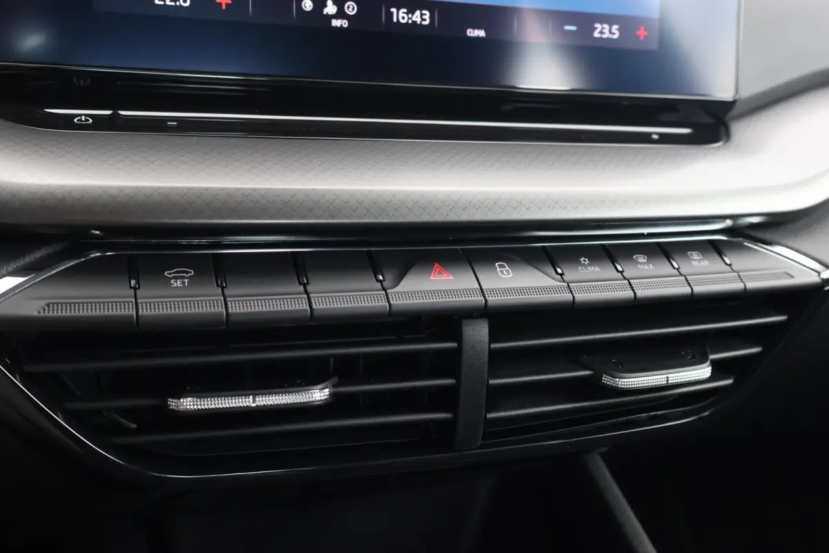 1.0 TSI 110pk Ambition | PDC | Navigatie | Carplay | Cruise Control