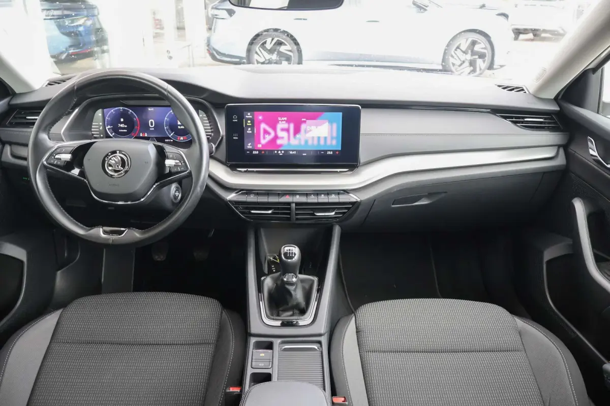 1.0 TSI 110pk Ambition | PDC | Navigatie | Carplay | Cruise Control