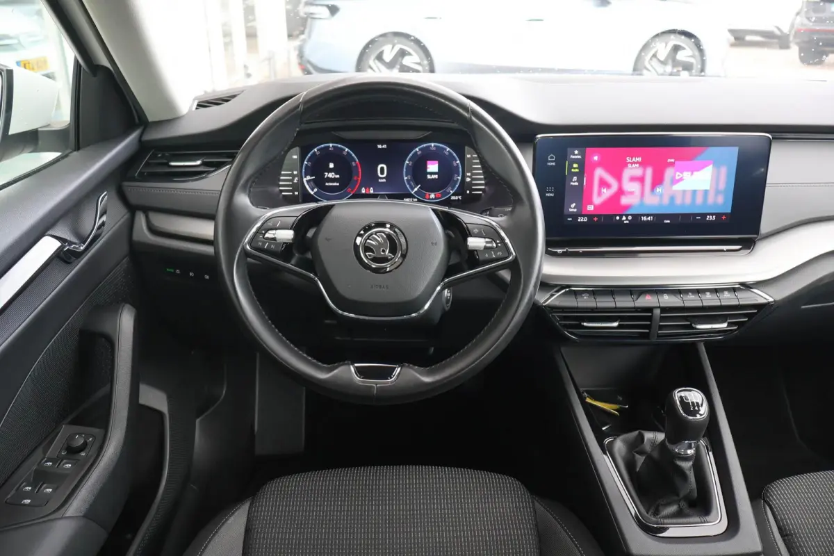 1.0 TSI 110pk Ambition | PDC | Navigatie | Carplay | Cruise Control