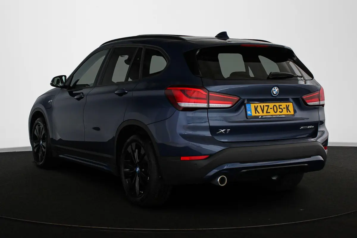 xDrive25e Sport Line Panoramadak Stoelverwarming Head-Up Memory