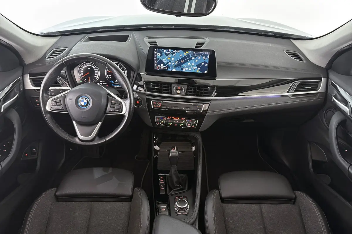 xDrive25e Sport Line Panoramadak Stoelverwarming Head-Up Memory