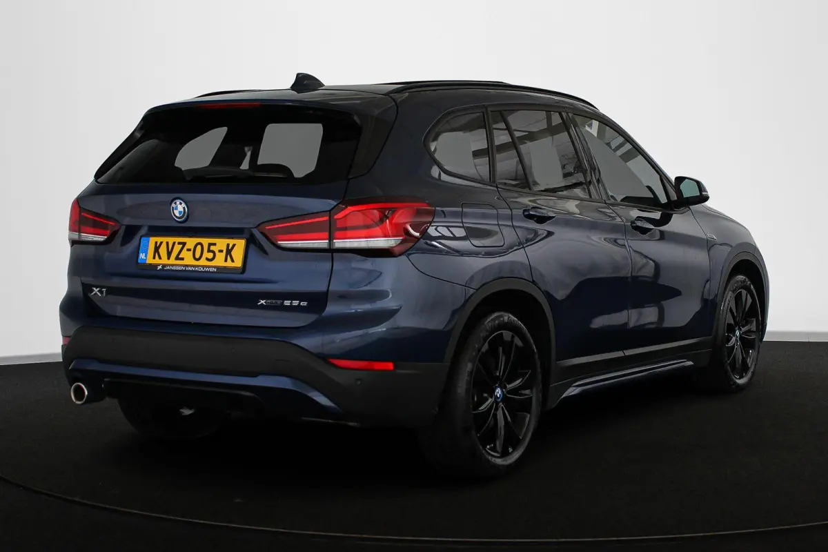 xDrive25e Sport Line Panoramadak Stoelverwarming Head-Up Memory