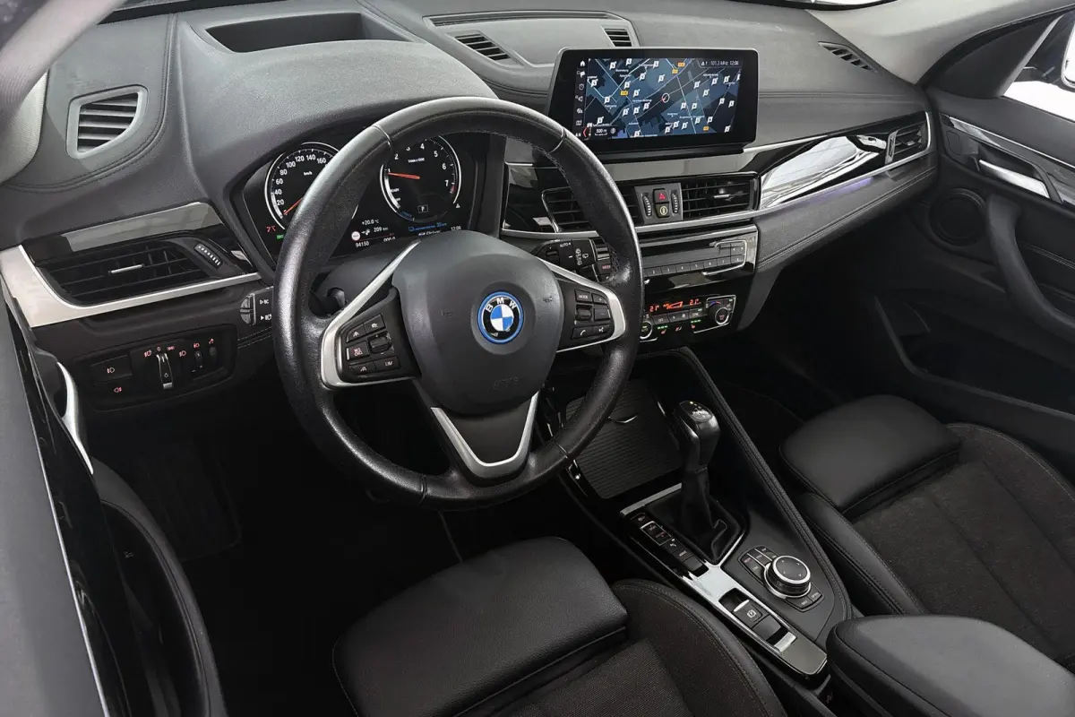 xDrive25e Sport Line Panoramadak Stoelverwarming Head-Up Memory