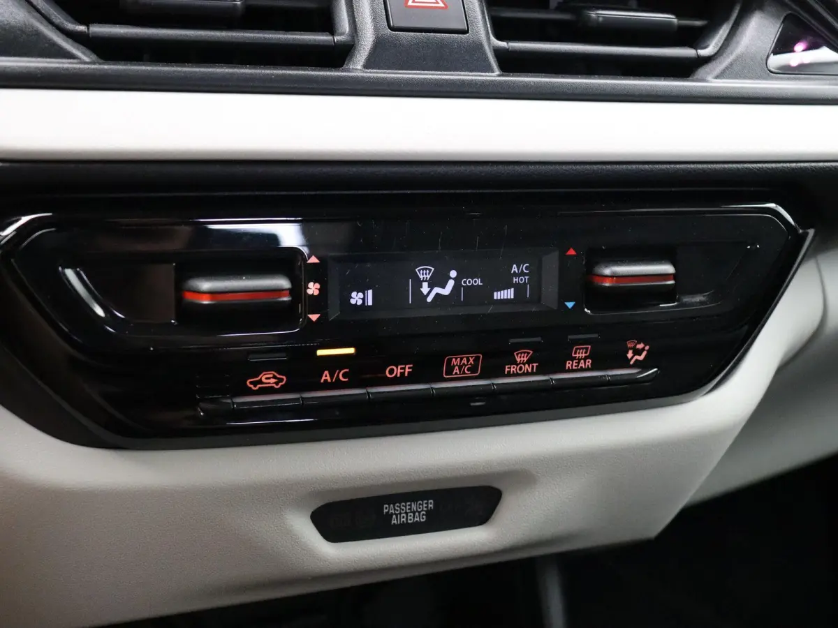 1.2 Comfort Smart Hybrid | Led | Stoelverwarming | All season | Apple carplay & Android auto |