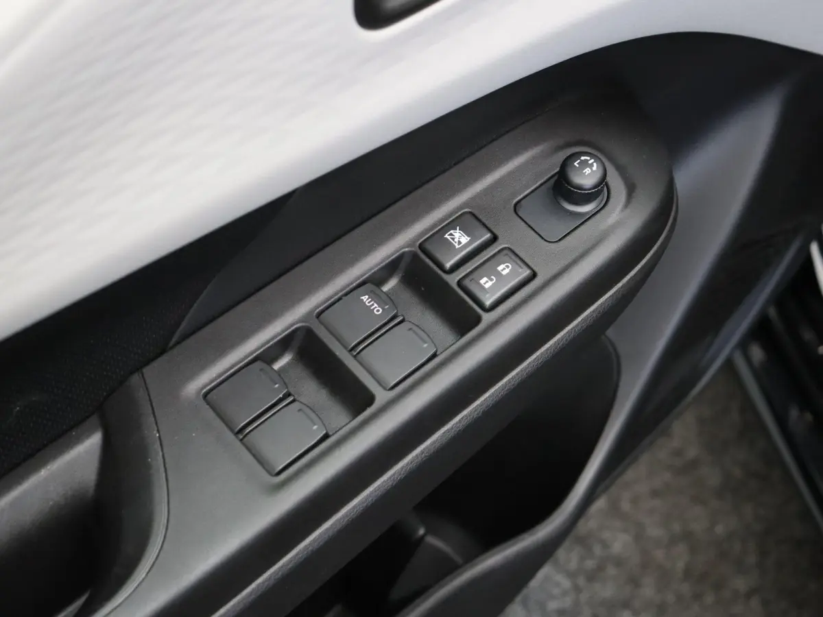 1.2 Comfort Smart Hybrid | Led | Stoelverwarming | All season | Apple carplay & Android auto |