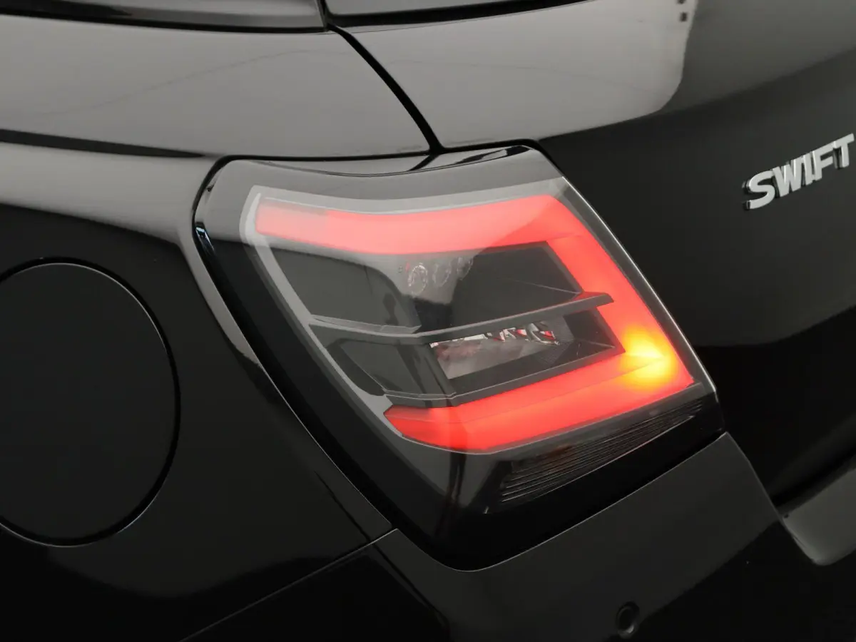 1.2 Comfort Smart Hybrid | Led | Stoelverwarming | All season | Apple carplay & Android auto |
