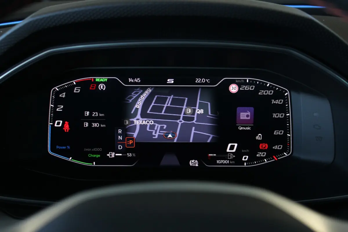 1.4 TSI eHybrid PHEV FR SOH 92% | Trekhaak | Camera | Eibach | Adapt. Cruise | Carplay | Navi | Bluetooth | 19" LMV | PDC V+A