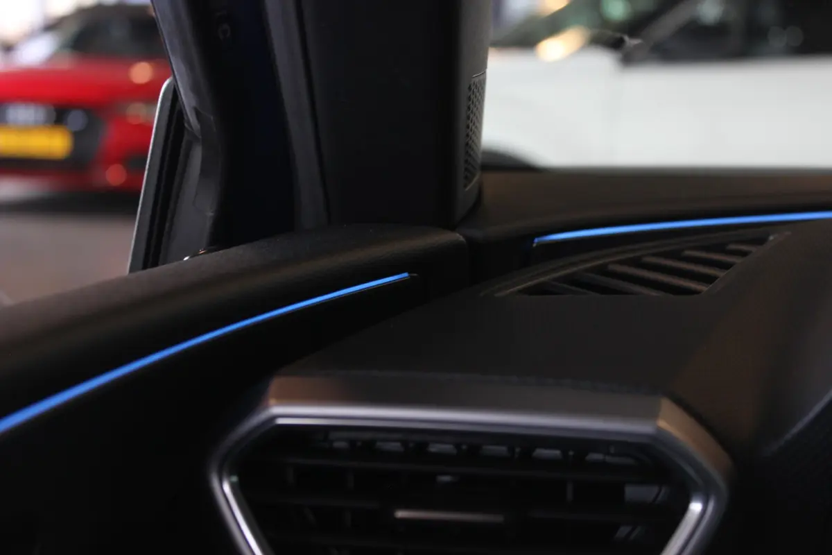 1.4 TSI eHybrid PHEV FR SOH 92% | Trekhaak | Camera | Eibach | Adapt. Cruise | Carplay | Navi | Bluetooth | 19" LMV | PDC V+A