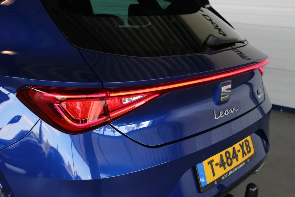1.4 TSI eHybrid PHEV FR SOH 92% | Trekhaak | Camera | Eibach | Adapt. Cruise | Carplay | Navi | Bluetooth | 19" LMV | PDC V+A