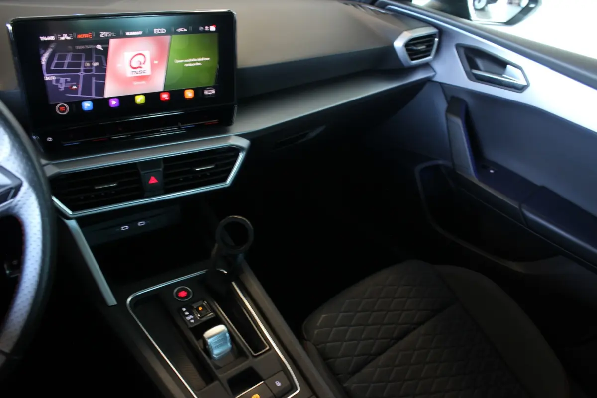 1.4 TSI eHybrid PHEV FR SOH 92% | Trekhaak | Camera | Eibach | Adapt. Cruise | Carplay | Navi | Bluetooth | 19" LMV | PDC V+A