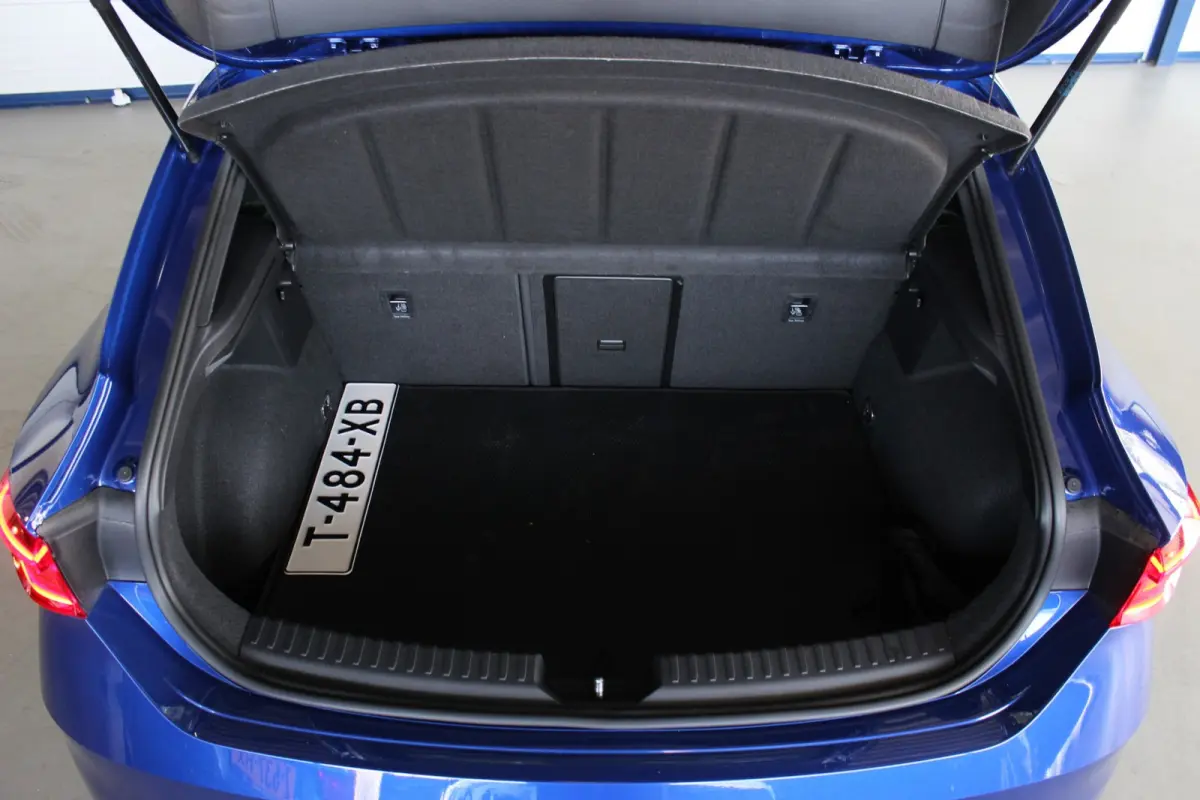 1.4 TSI eHybrid PHEV FR SOH 92% | Trekhaak | Camera | Eibach | Adapt. Cruise | Carplay | Navi | Bluetooth | 19" LMV | PDC V+A