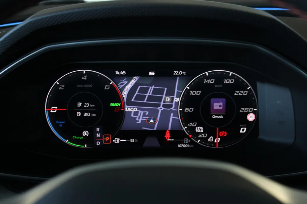1.4 TSI eHybrid PHEV FR SOH 92% | Trekhaak | Camera | Eibach | Adapt. Cruise | Carplay | Navi | Bluetooth | 19" LMV | PDC V+A
