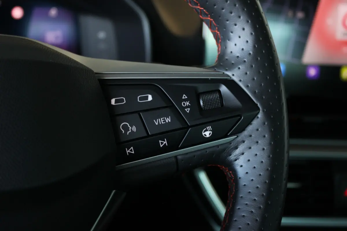1.4 TSI eHybrid PHEV FR SOH 92% | Trekhaak | Camera | Eibach | Adapt. Cruise | Carplay | Navi | Bluetooth | 19" LMV | PDC V+A