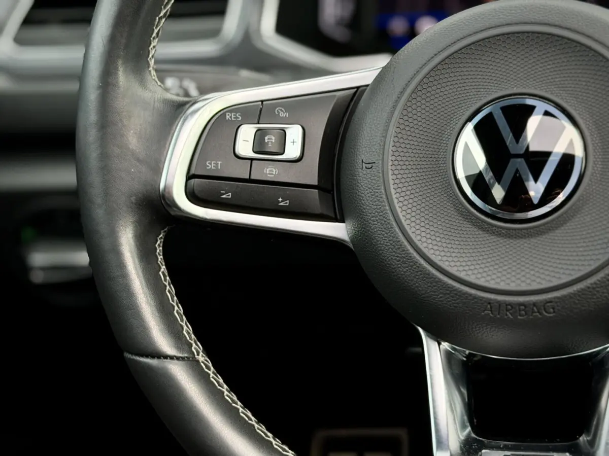 1.5 TSI R-Line Beats|Pano|Keyless|Dodehoek