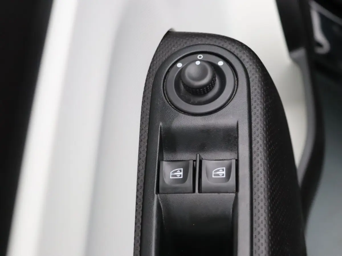 90pk TCe Dynamique Camera | Climate