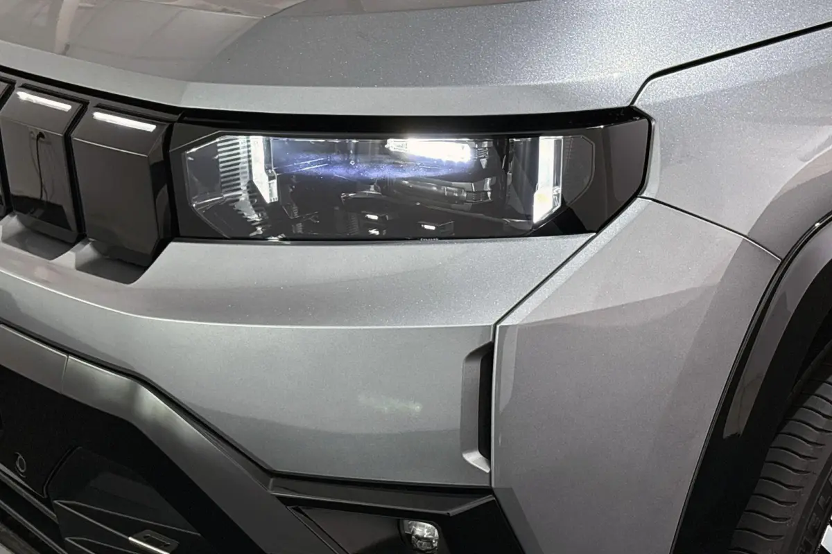 First Edition 74 kWh Panoramadak 360 Camera Massage