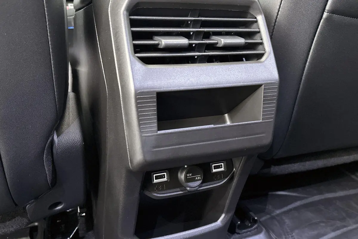 First Edition 74 kWh Panoramadak 360 Camera Massage