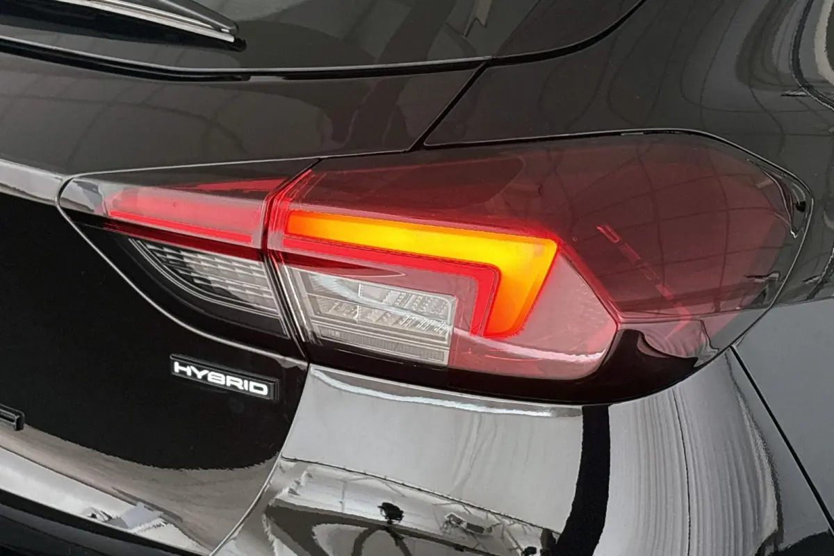 1.2 Turbo Hybrid GS Automaat Camera Apple CarPlay LED