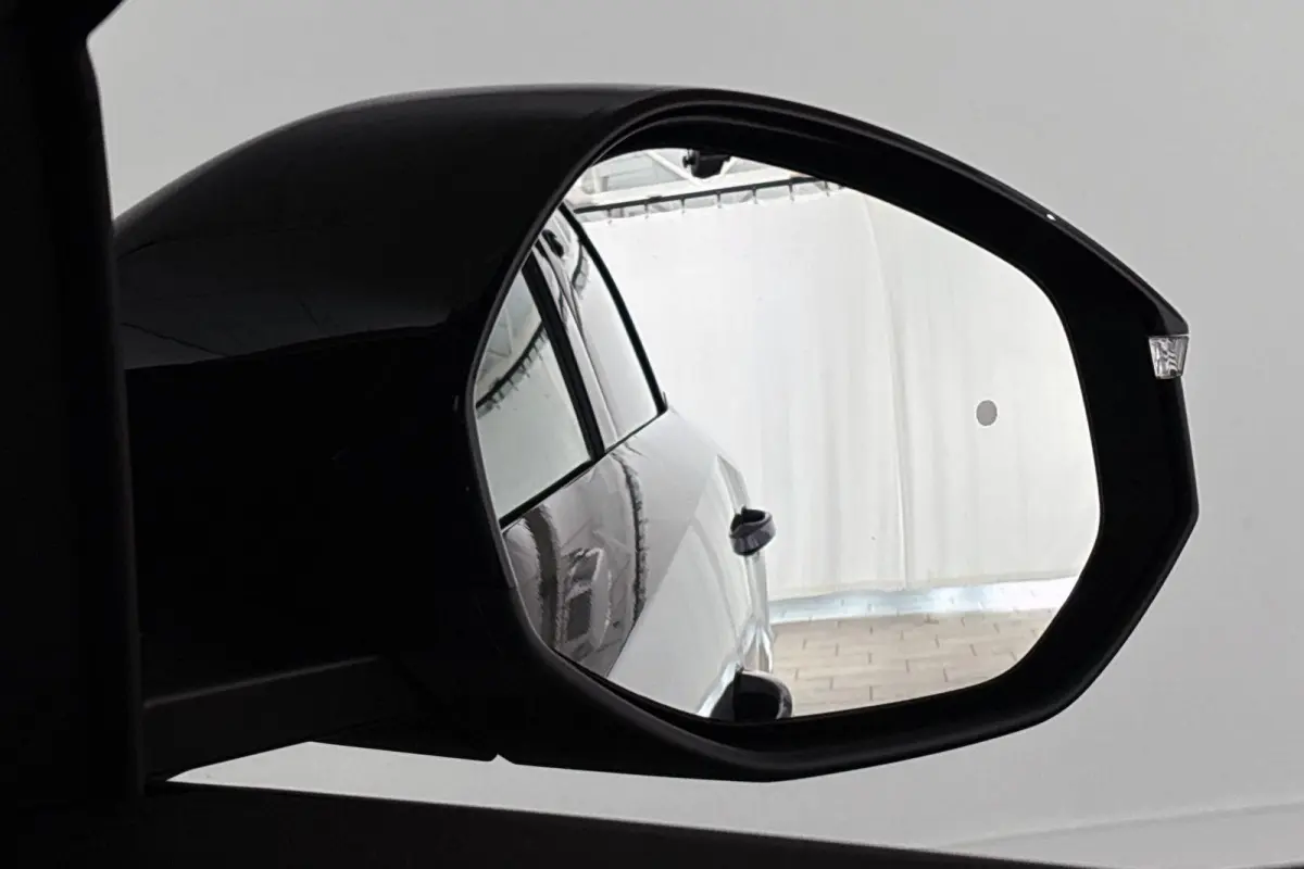 1.2 e-Hybrid First Edition Panoramadak 360 Camera Massage