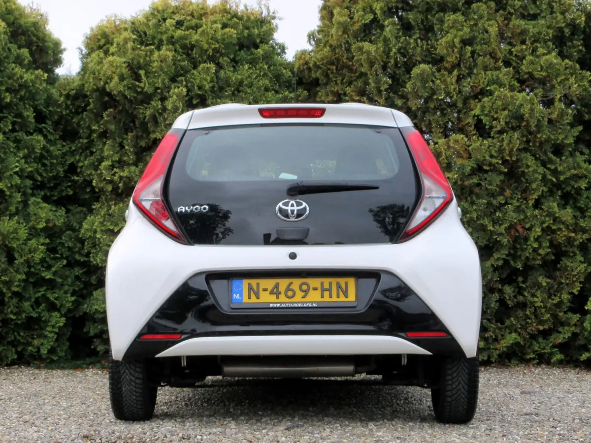 1.0 VVT-i x 5-drs * Camera * Carplay *