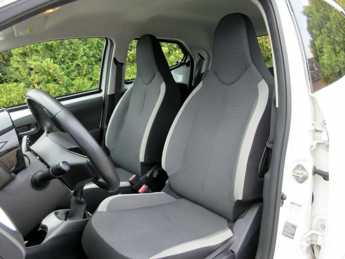 1.0 VVT-i x 5-drs * Camera * Carplay *