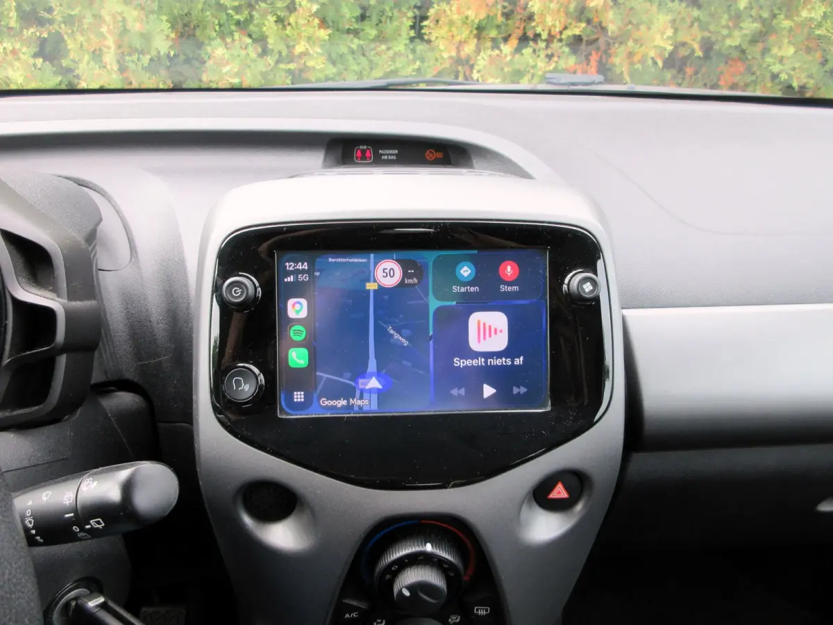 1.0 VVT-i x 5-drs * Camera * Carplay *