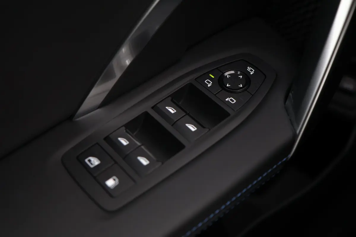 XDrive25e M-sport 19 inch Black Edition