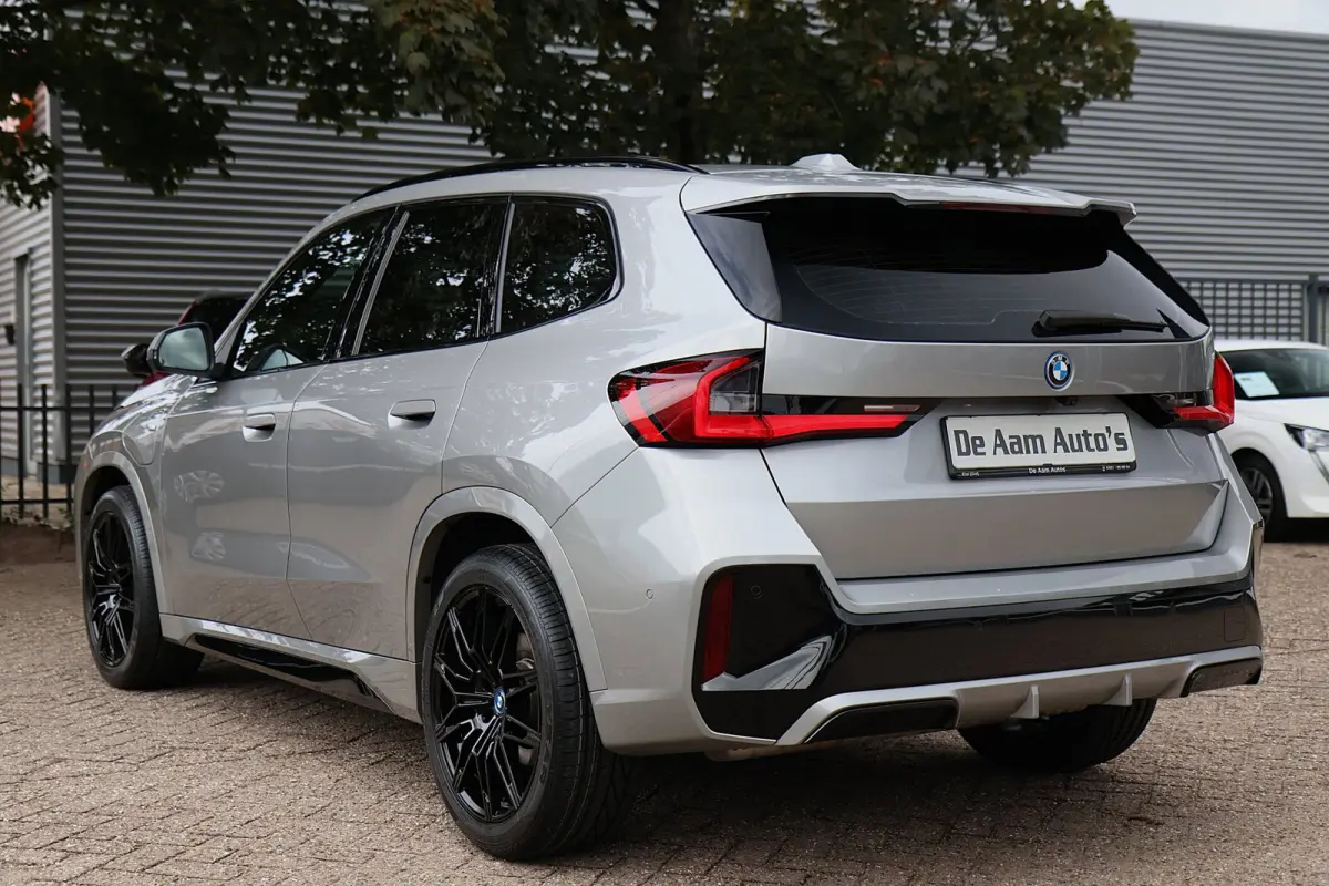 XDrive25e M-sport 19 inch Black Edition