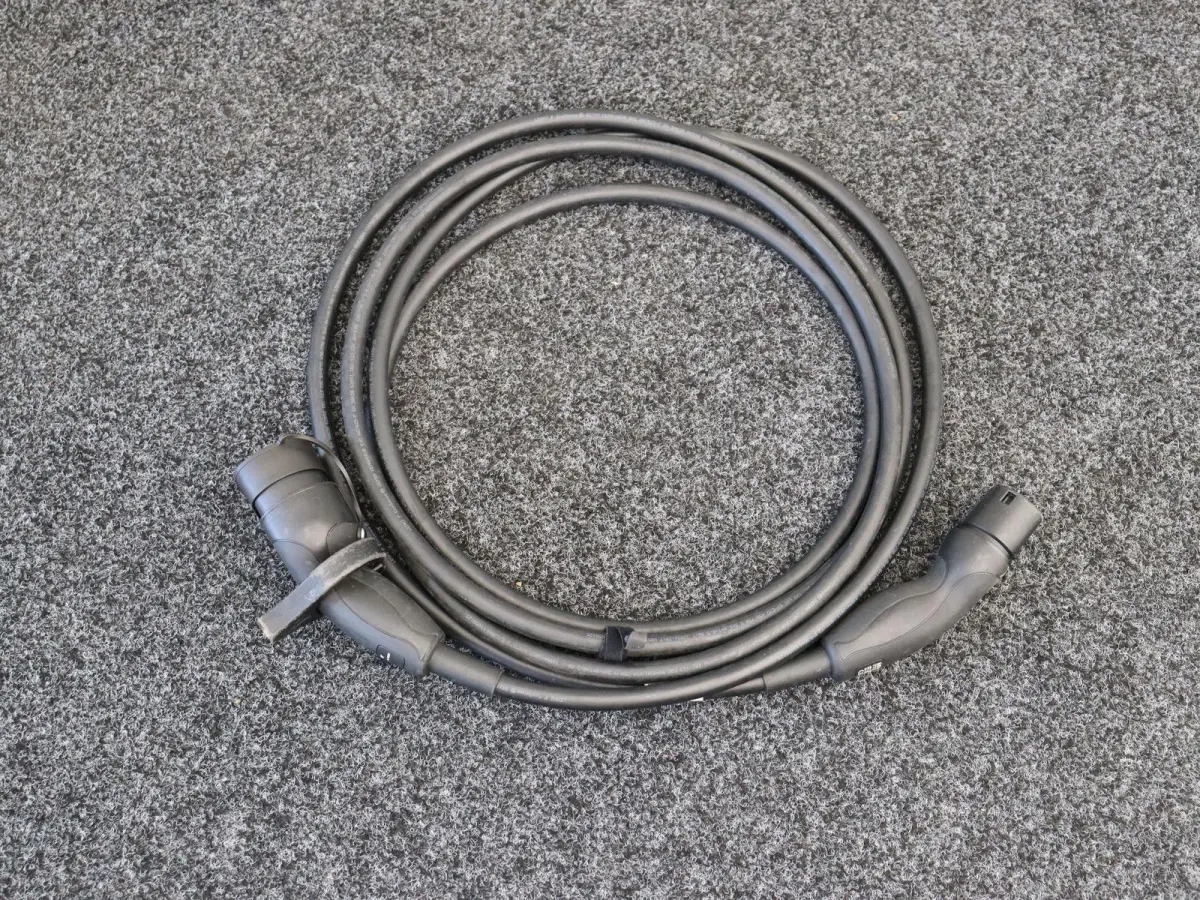 Long Range Single motor 100 kWh | Pilot Pack | Plus Pack | 21'' Velgen | Matrix Led | 22Kwh boardlader |
