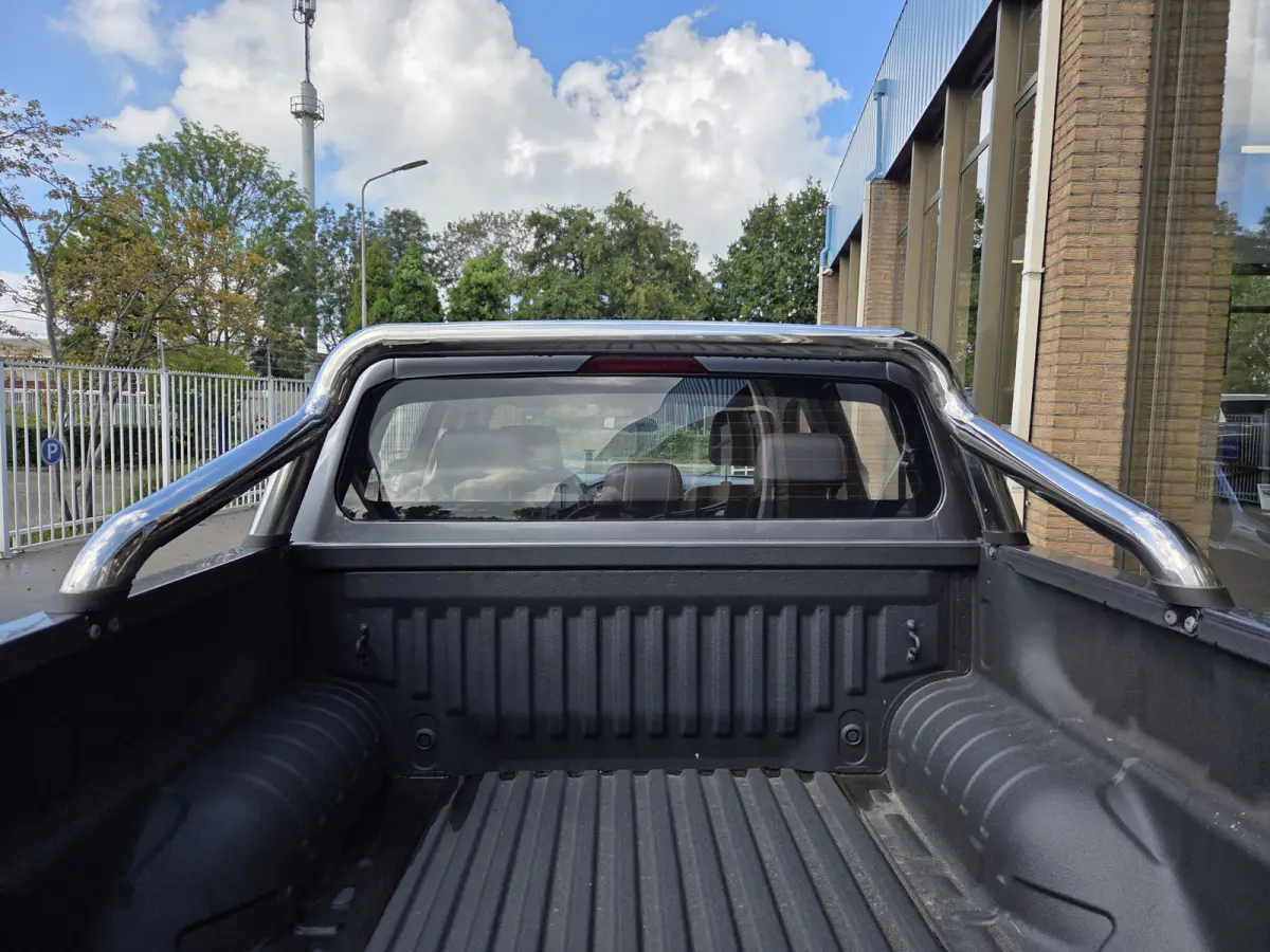 EV 89 kWh Dubbel Cabine Zwart leer  ECC Airco Verwarmde stoelen