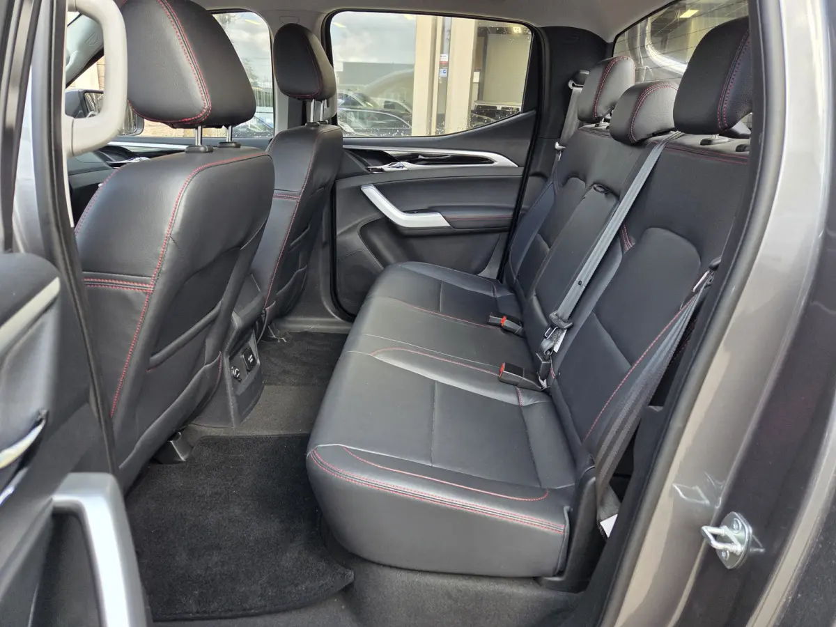 EV 89 kWh Dubbel Cabine Zwart leer  ECC Airco Verwarmde stoelen